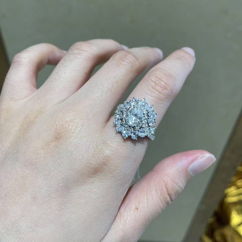 扭臂满钻蛋形Women's RingS925银镀白金定制选款主石Moissanite1.5ct/副石高碳钻